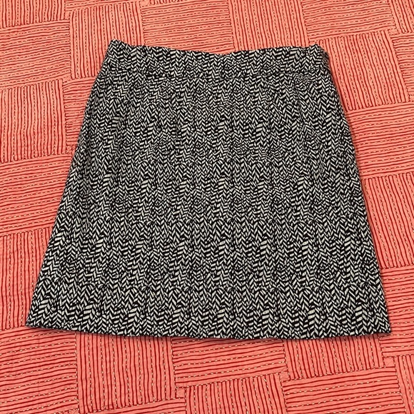 Renuar (Montreal) women’s size 6 Black and White Patterned dressy skort - Picture 6 of 10